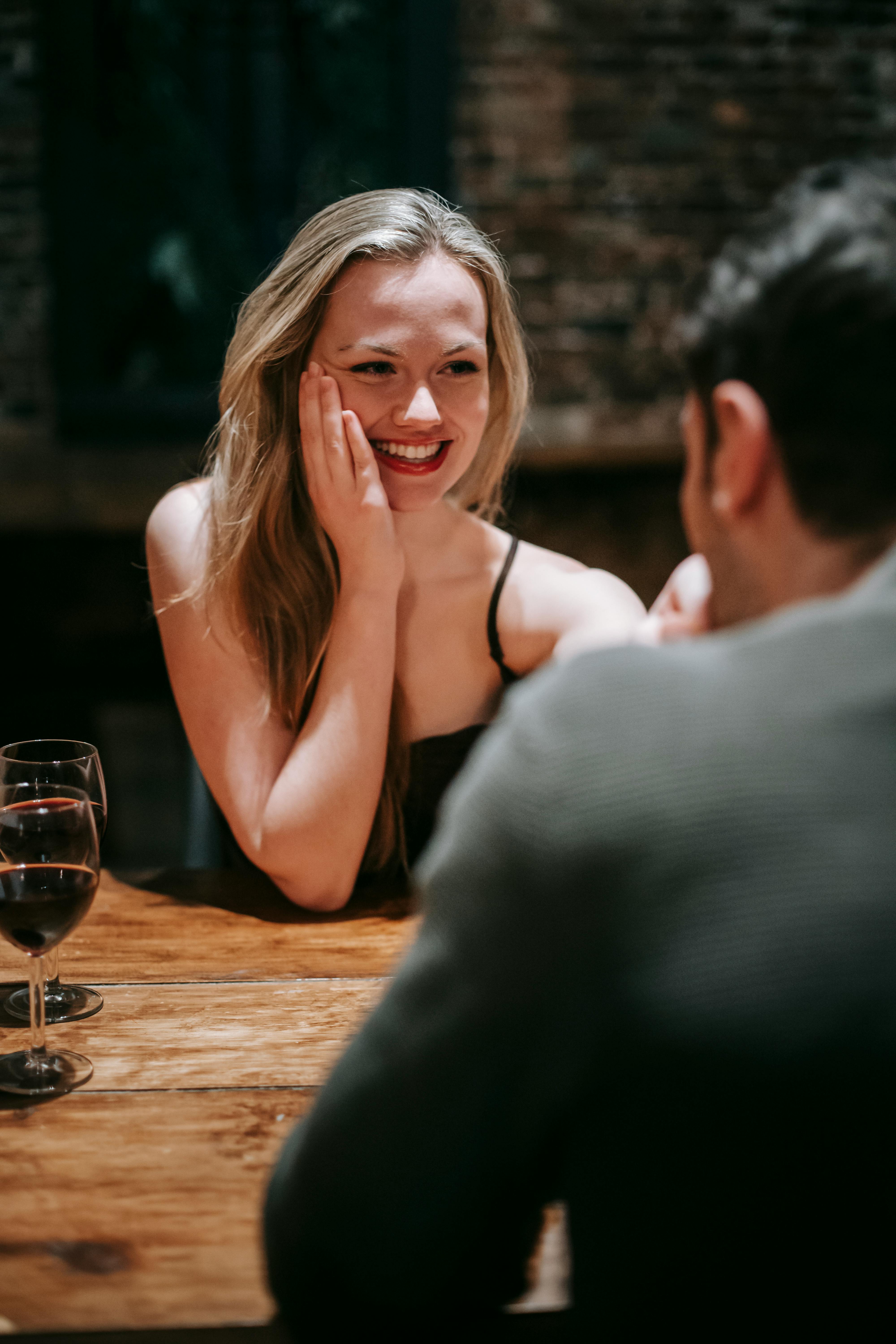 A woman engaged in conversation | Source: Pexels