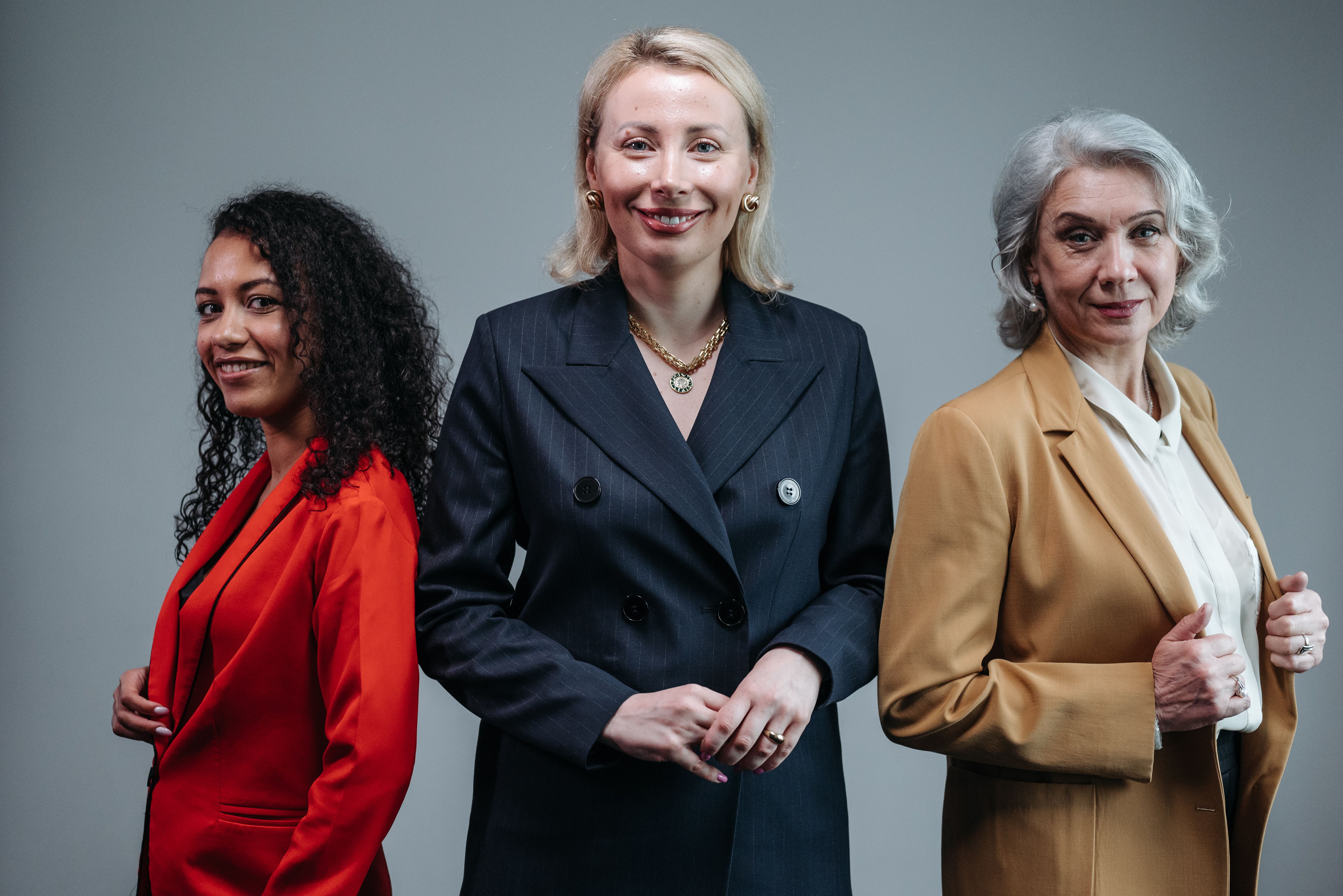 Three successful-looking women of different ages | Source: Pexels