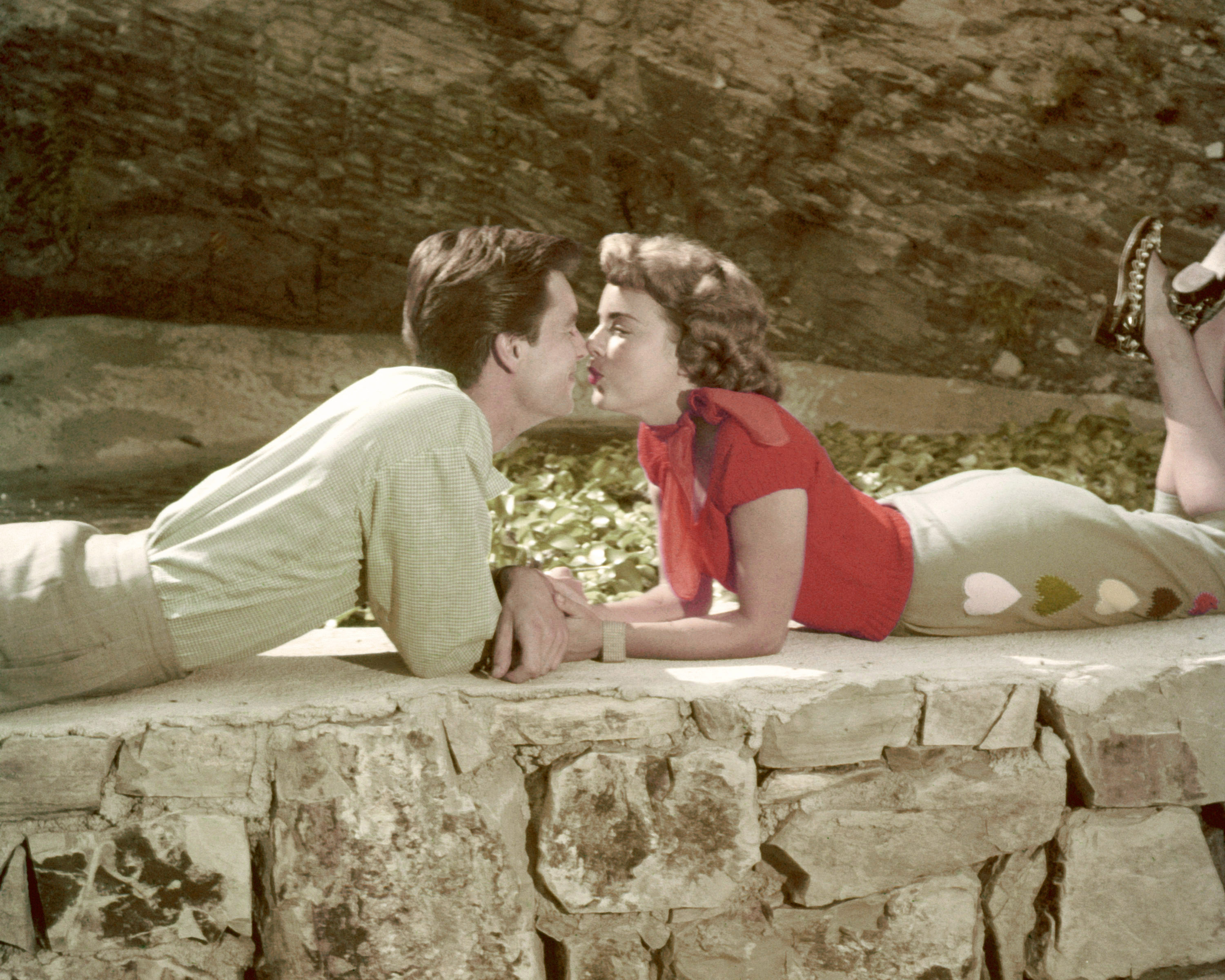 Robert Wagner and Natalie Wood in 1960 | Source: Getty Images