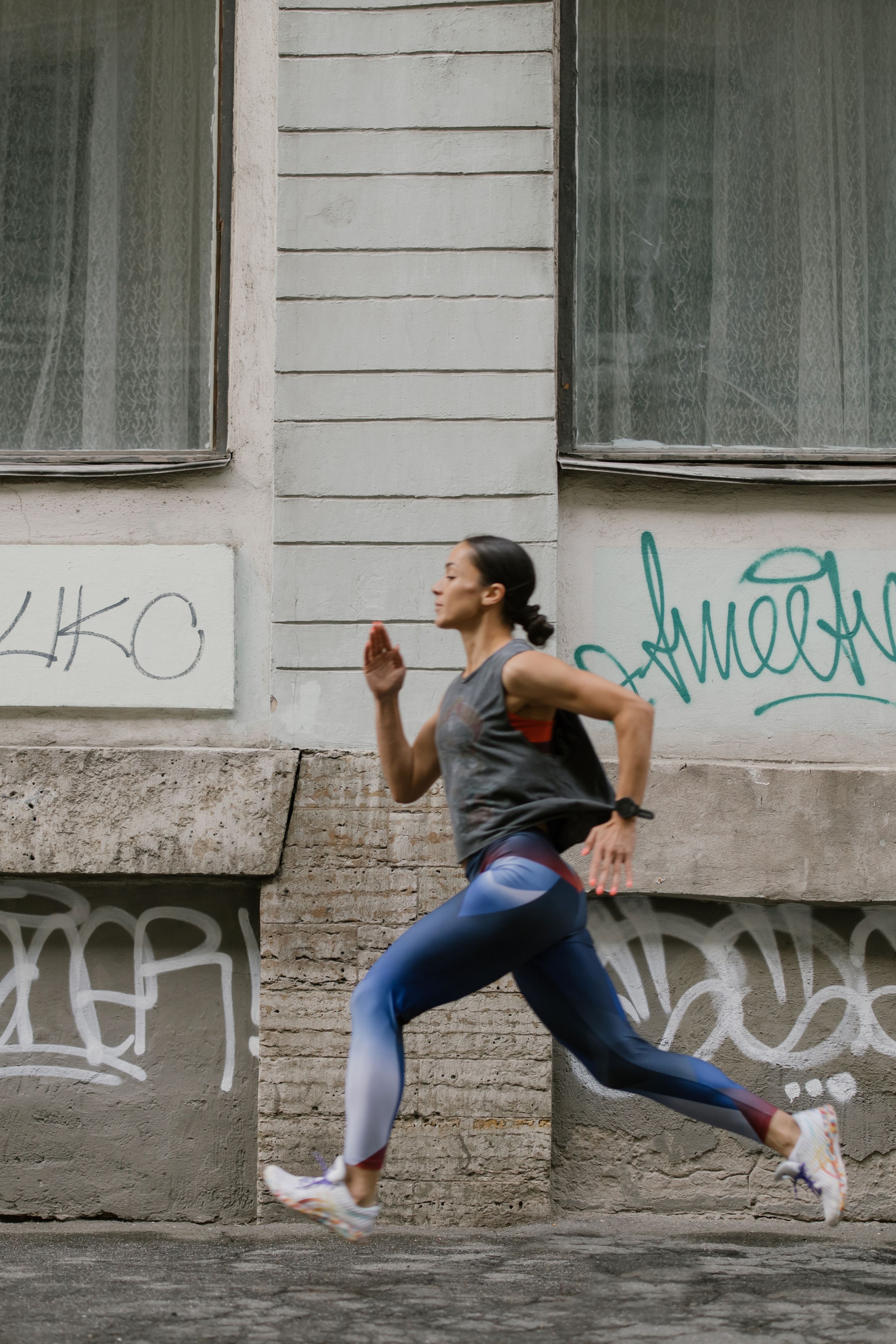 Woman running | Source: Pexels