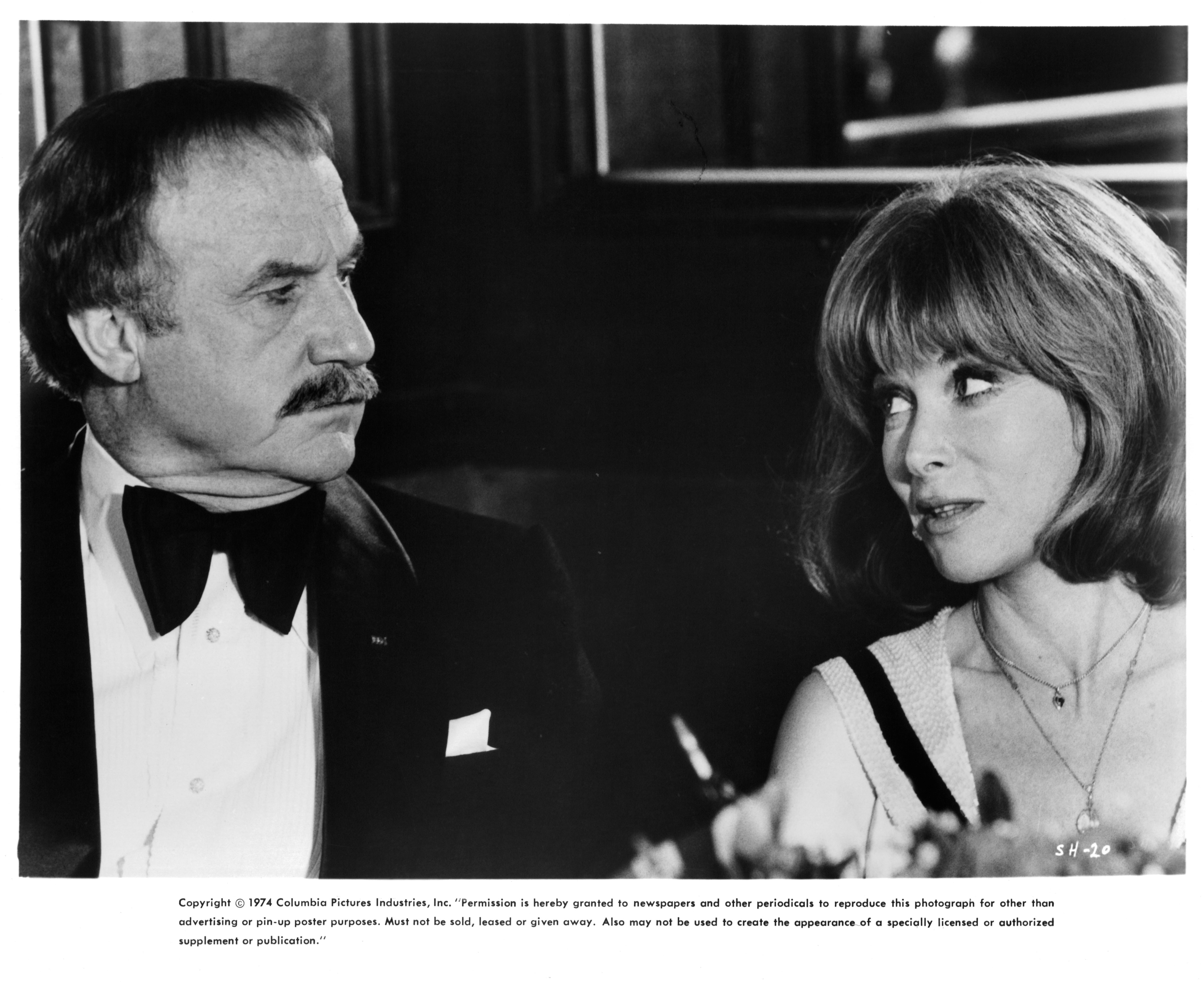 Actor Jack Warden with the actress on the set of "Shampoo," circa 1975 | Source: Getty Images