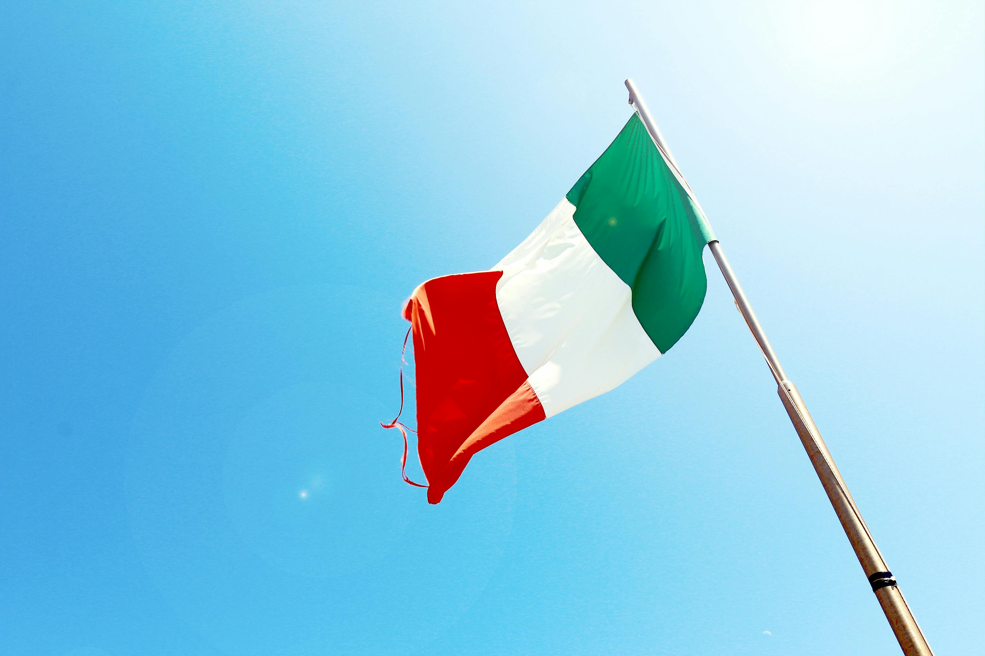 Italian flag | Source: Pexels