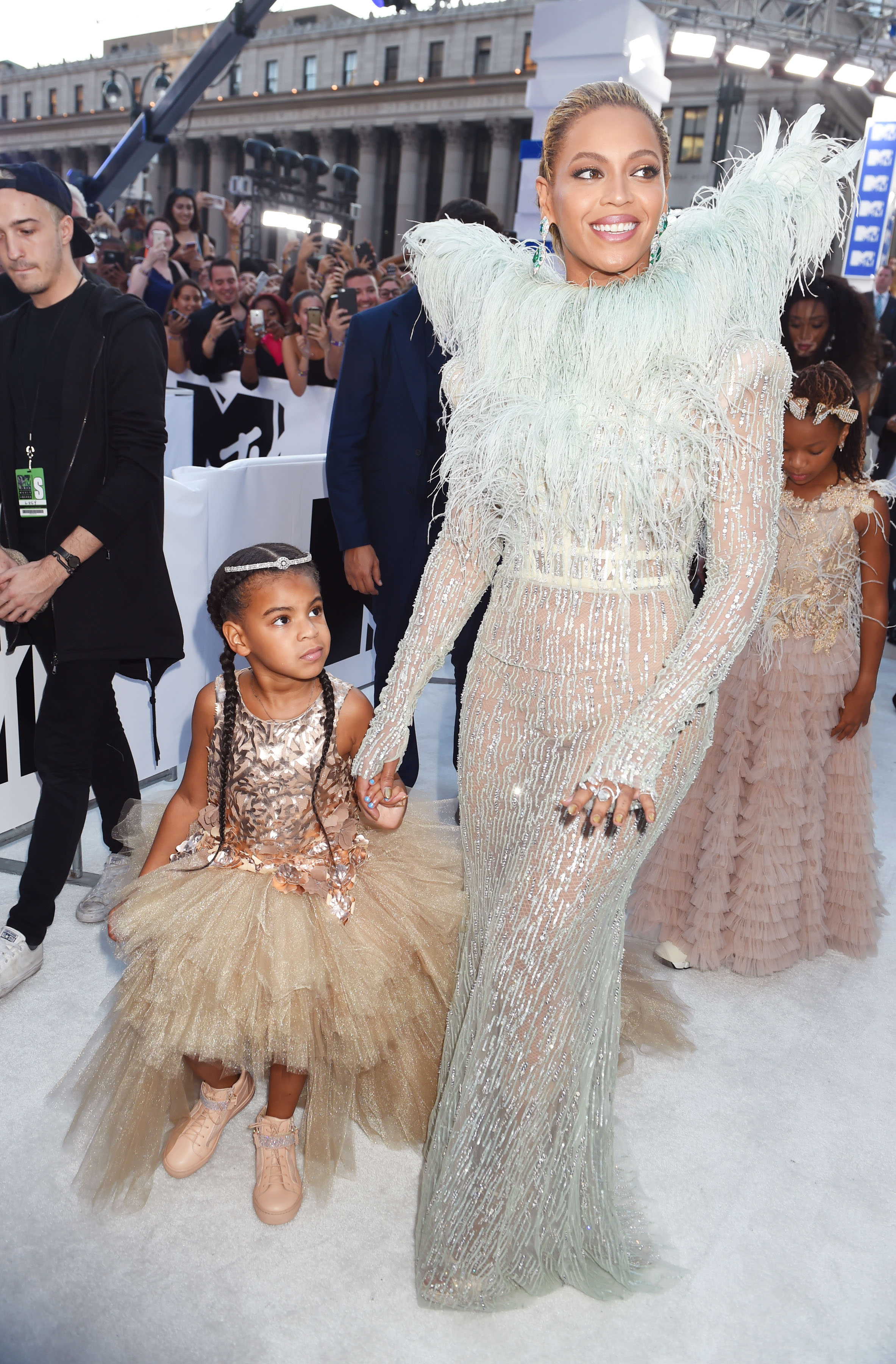 Blue Ivy Carter and Beyoncé at the 2016 MTV Video Music Awards on August 28 in New York. | Source: Getty Images