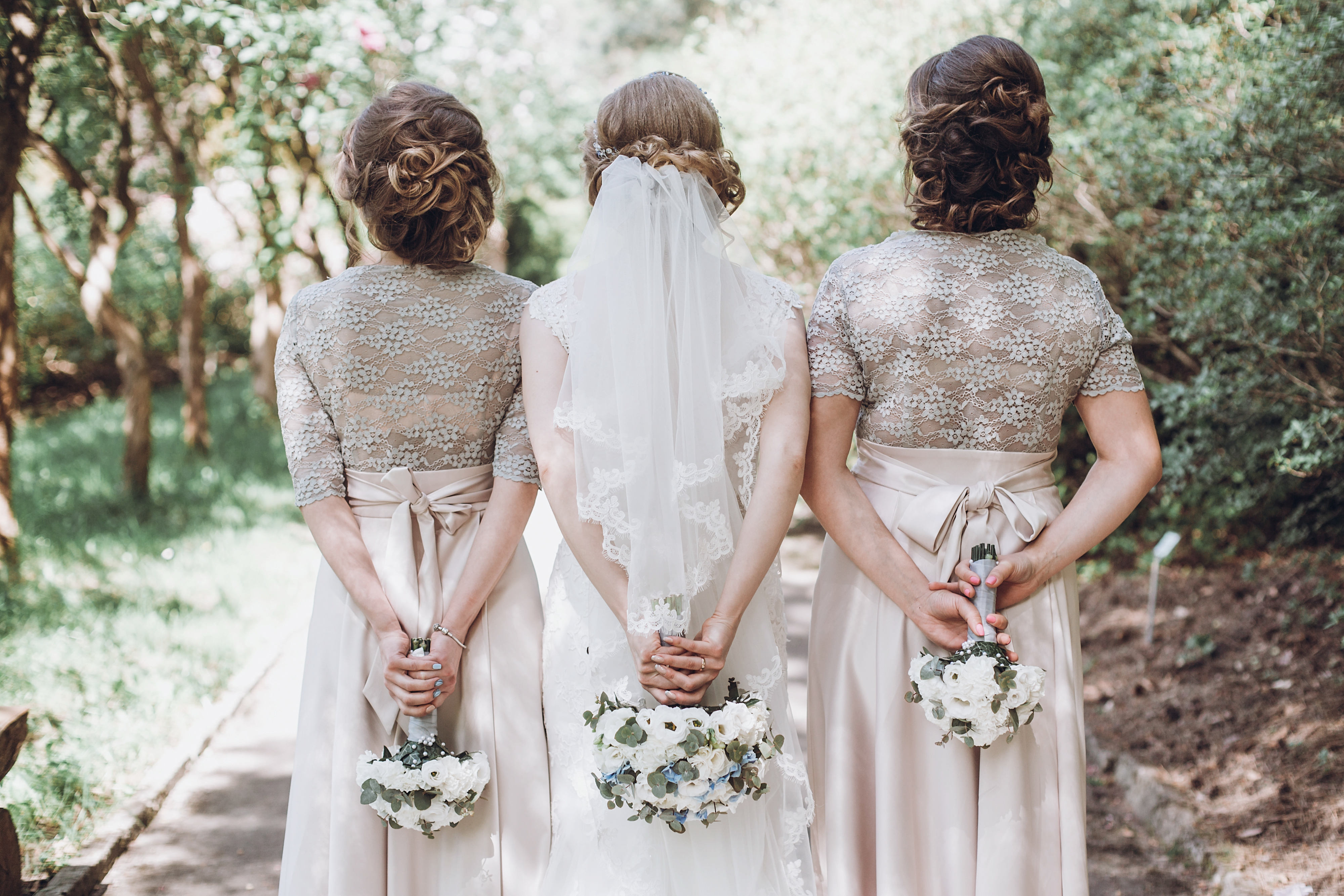 Bride with her bridesmaids. | Source: Shutterstock