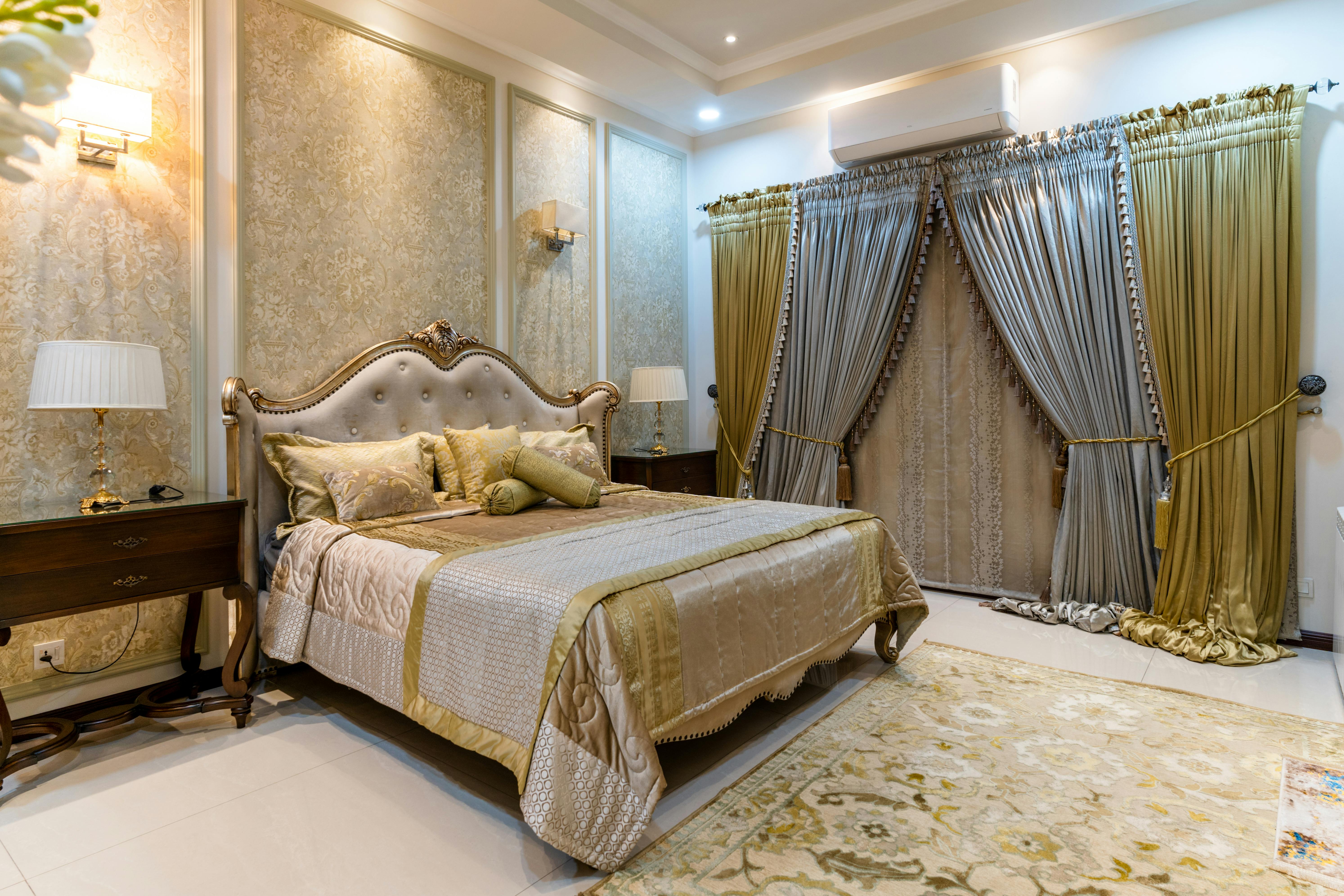 A luxurious bedroom | Source: Pexels