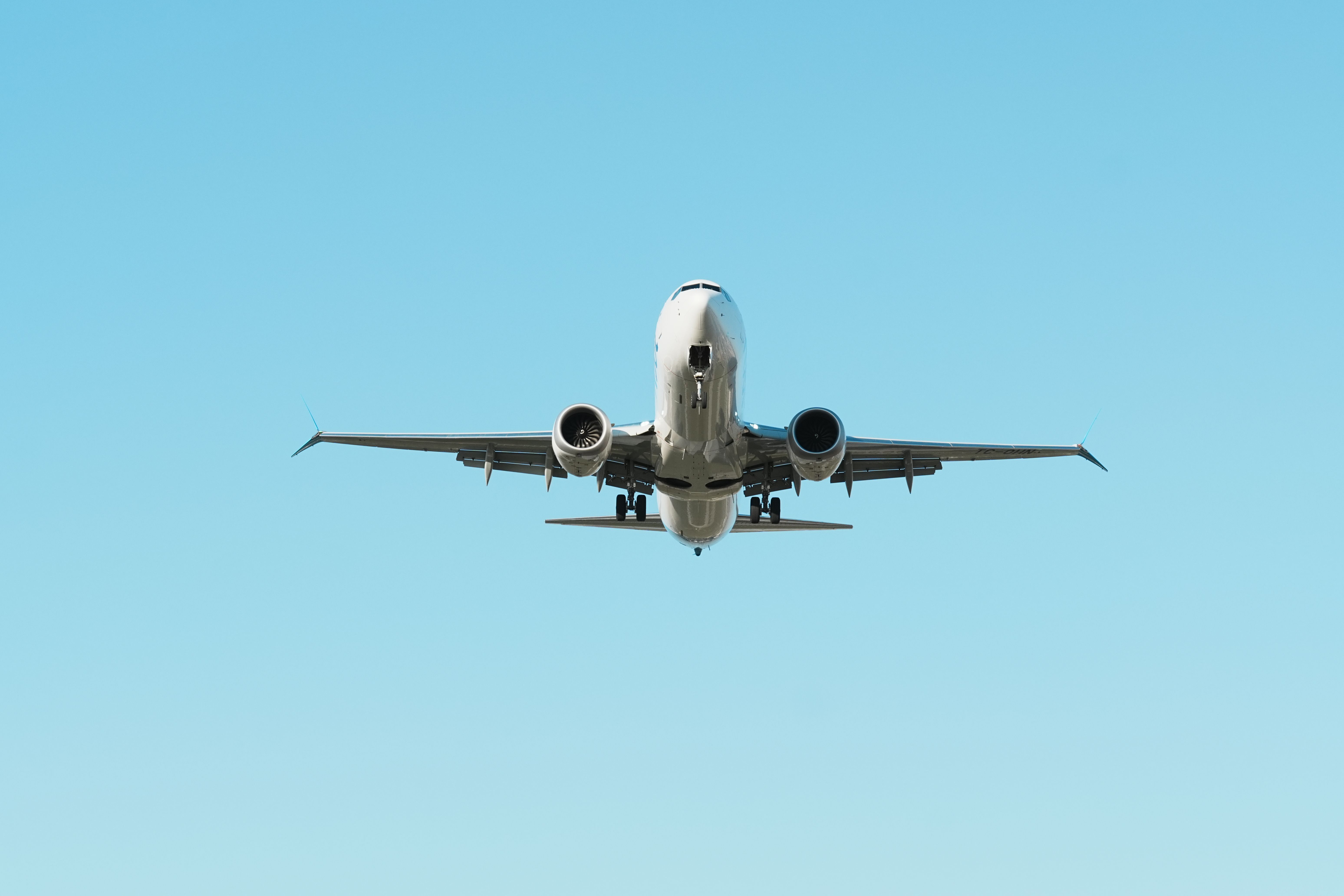Plane in flight | Source: Pexels