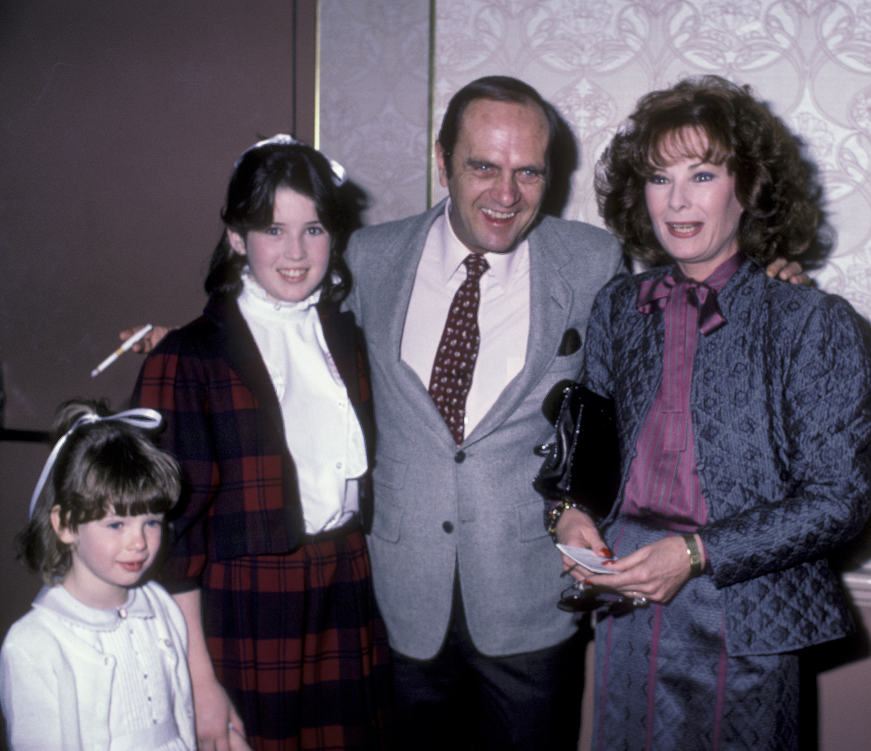 Bob, Ginny, Julie, and Olivia Newhart at the  Third Annual Young Musicians Foundation's Celebrity Mother-Daughter Fashion Show in 1984 | Source: Getty Images