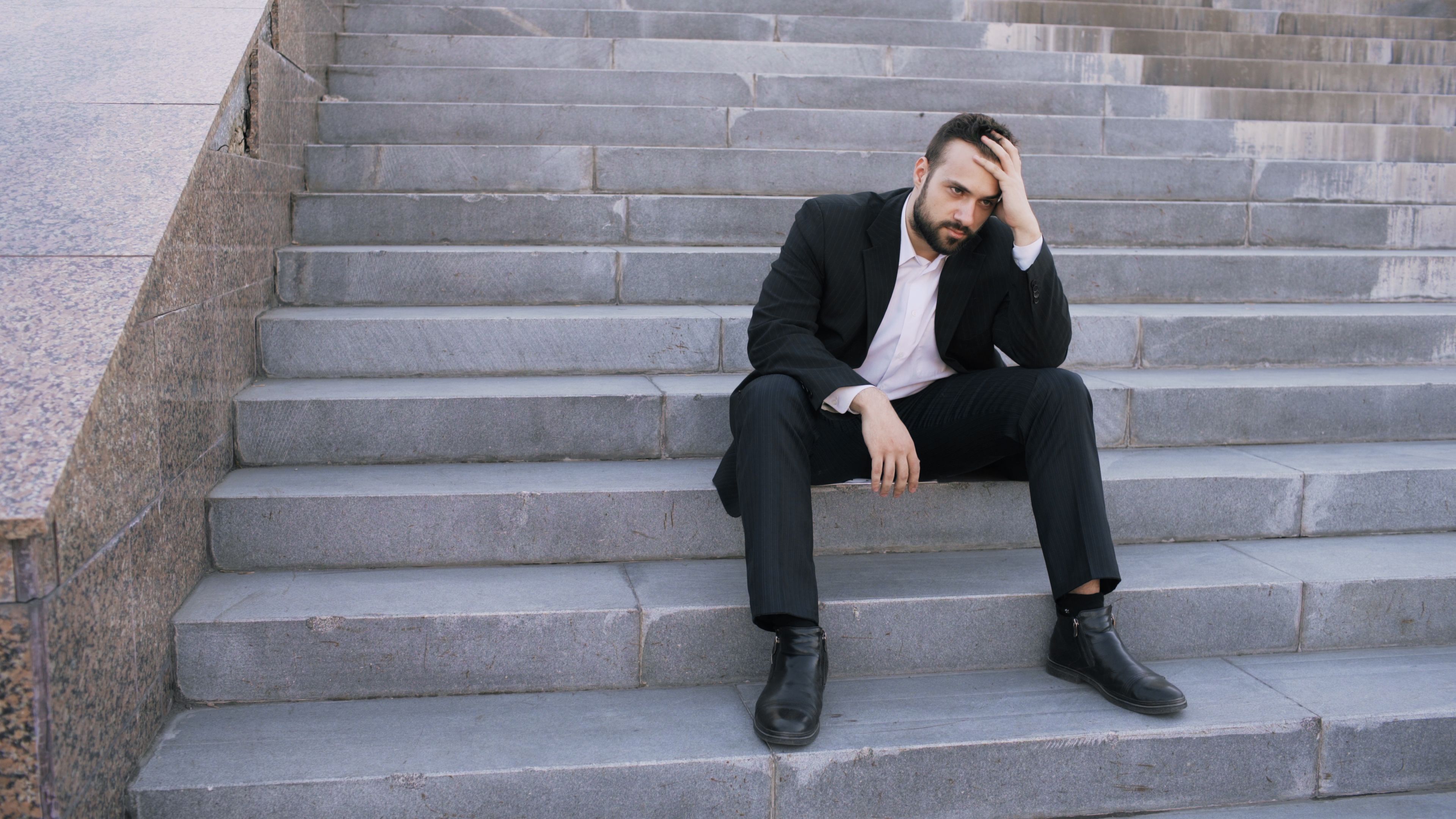 Businessman in a suit | Source: Pexels