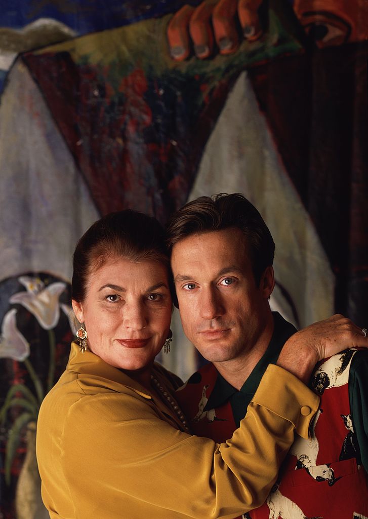 Pat Loud and her son Lance Loud from the "An American Family" documentary television series pose for a portrait on October 22, 1990, in Los Angeles | Photo: Getty Images