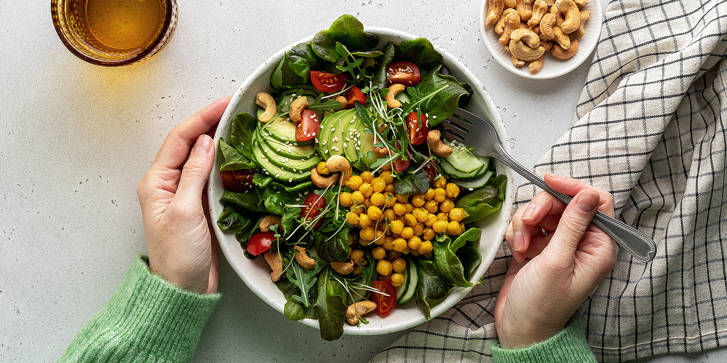 A woman holding a bowl of food | Source: Getty Images