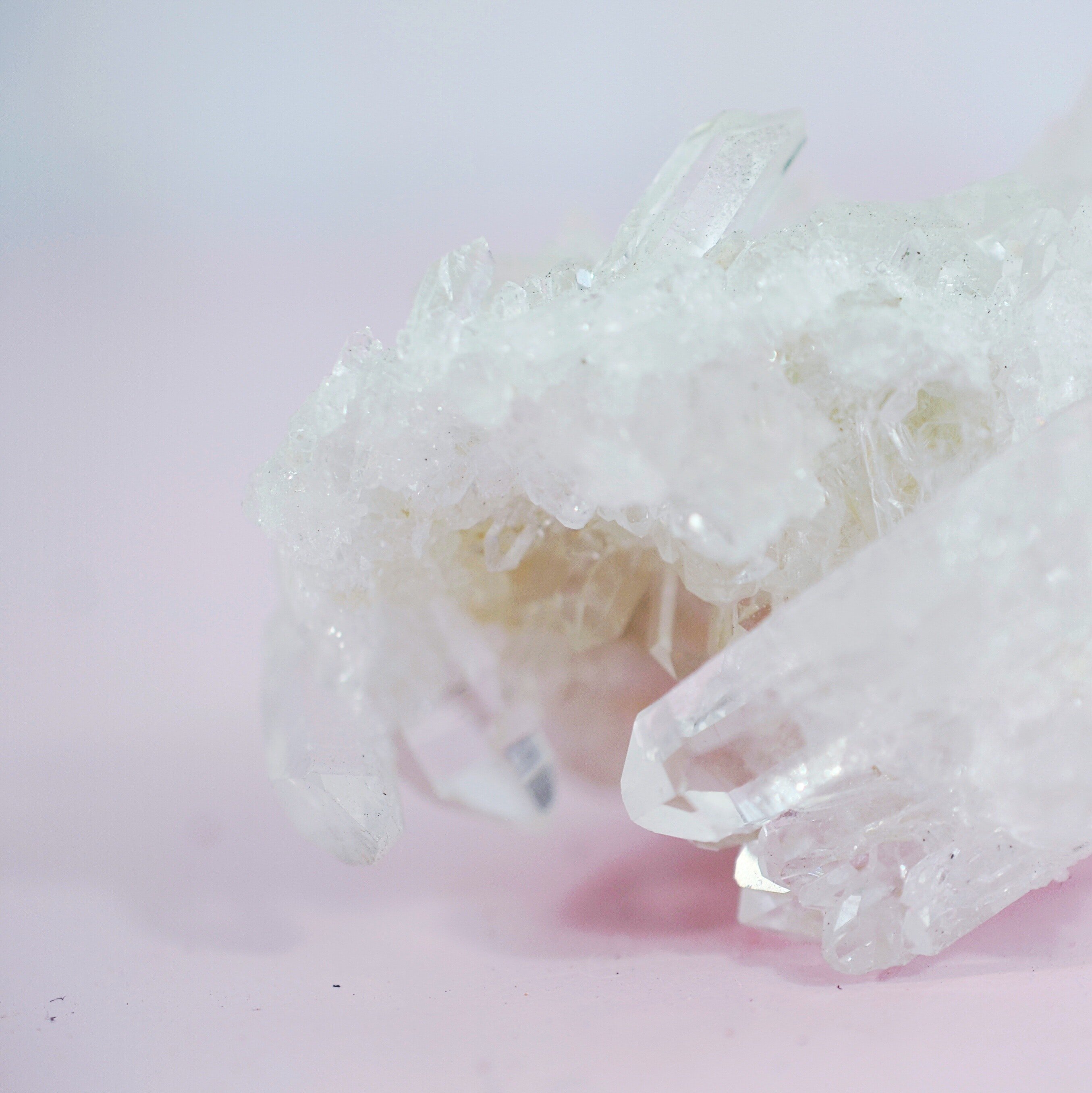 Selenite crystal | Unsplash 