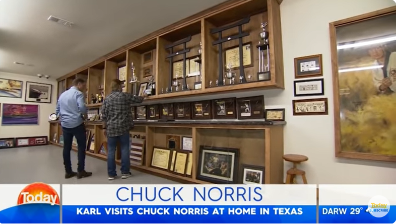 Chuck Norris and Karl Stefanovic at the actor's Texas ranch, from a video dated July 10, 2018 | Source: Youtube/@TodayShowAU