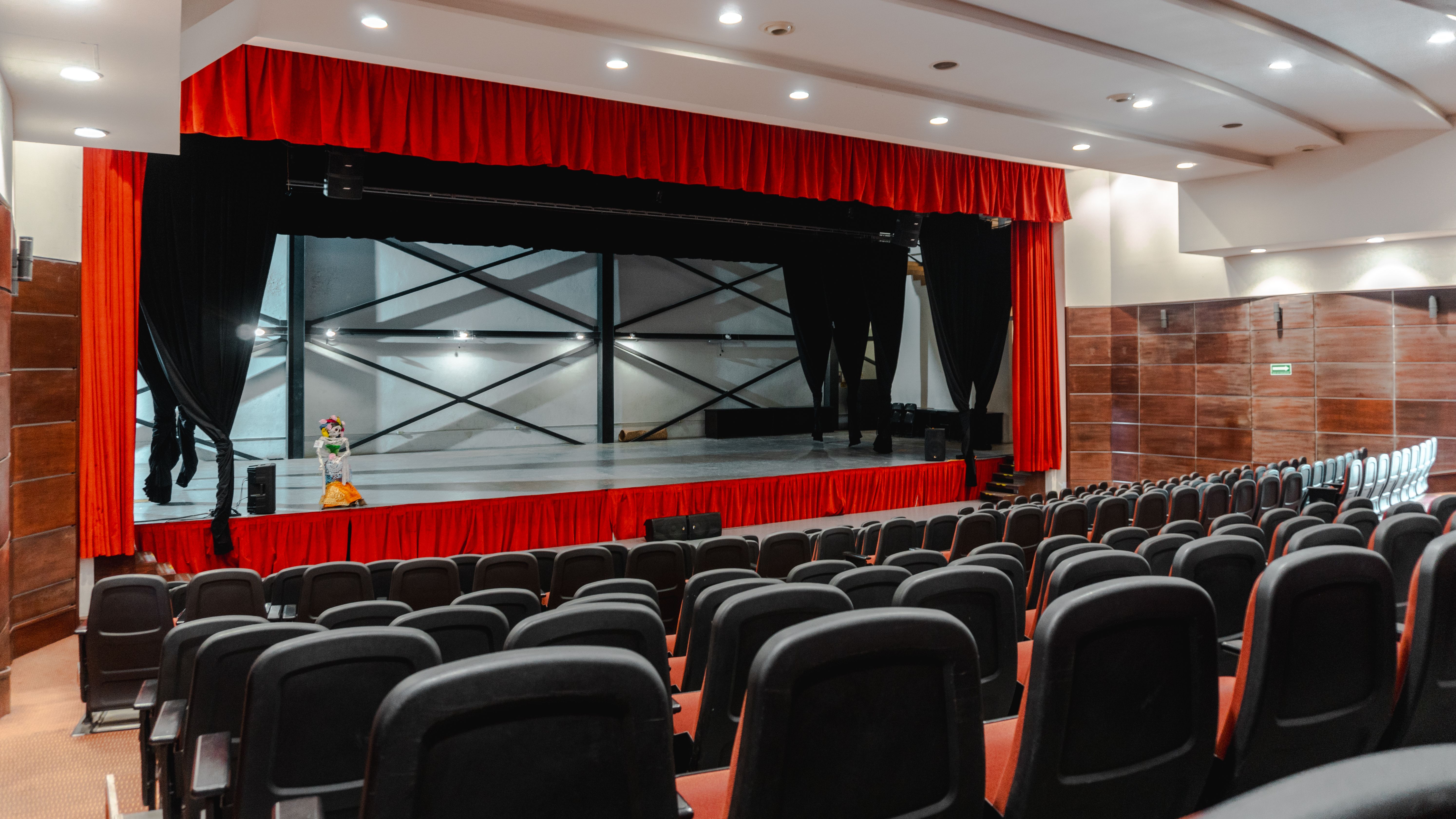 A stage | Source: Pexels