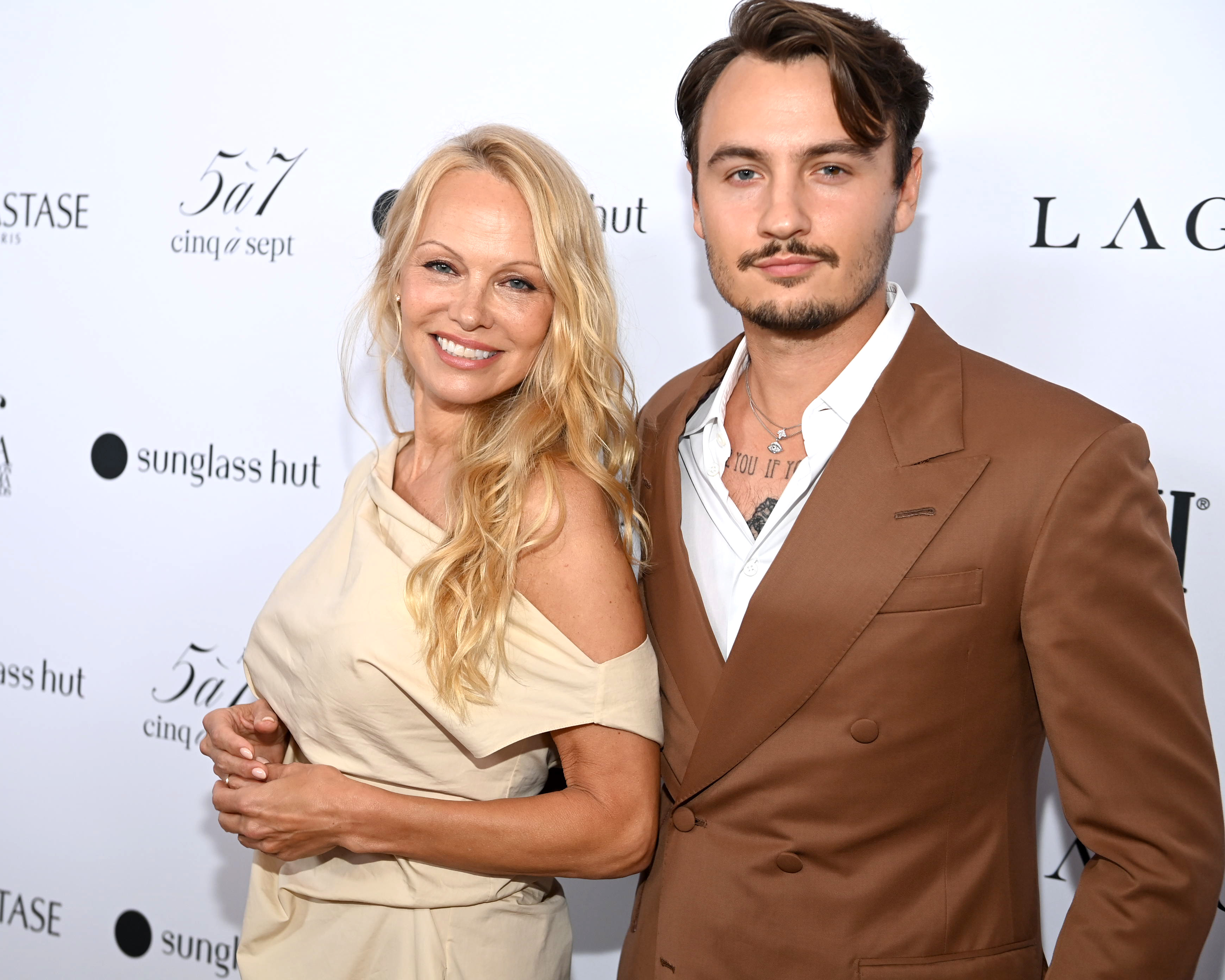 Pamela Anderson and Brandon Thomas Lee attend The Daily Front Row Fashion Media Awards 2023 on September 8, 2023 | Source: Getty Images