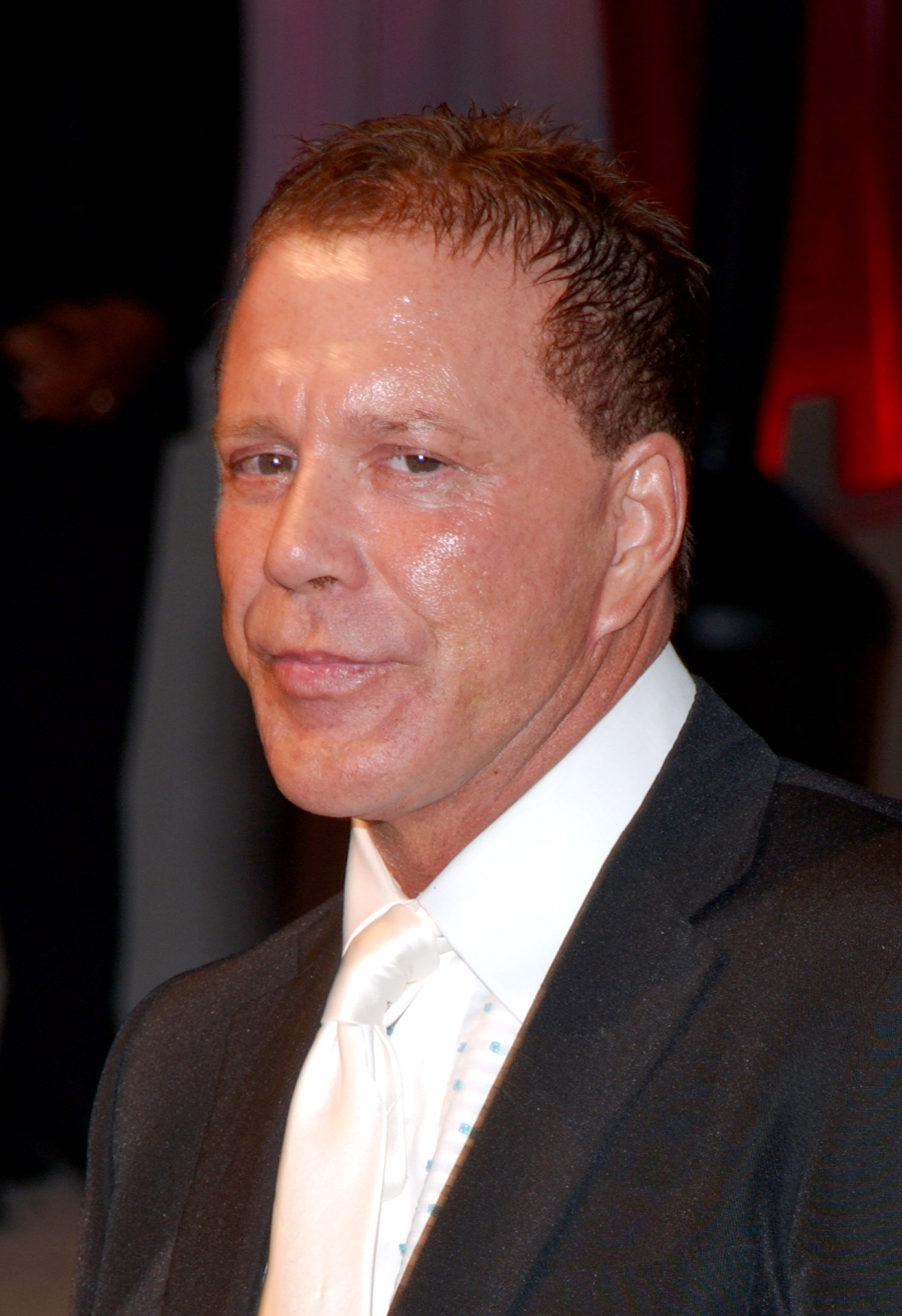 Mickey Rourke at the 2002 Vanity Fair Oscar party on March 24, 2002 | Source: Getty Images