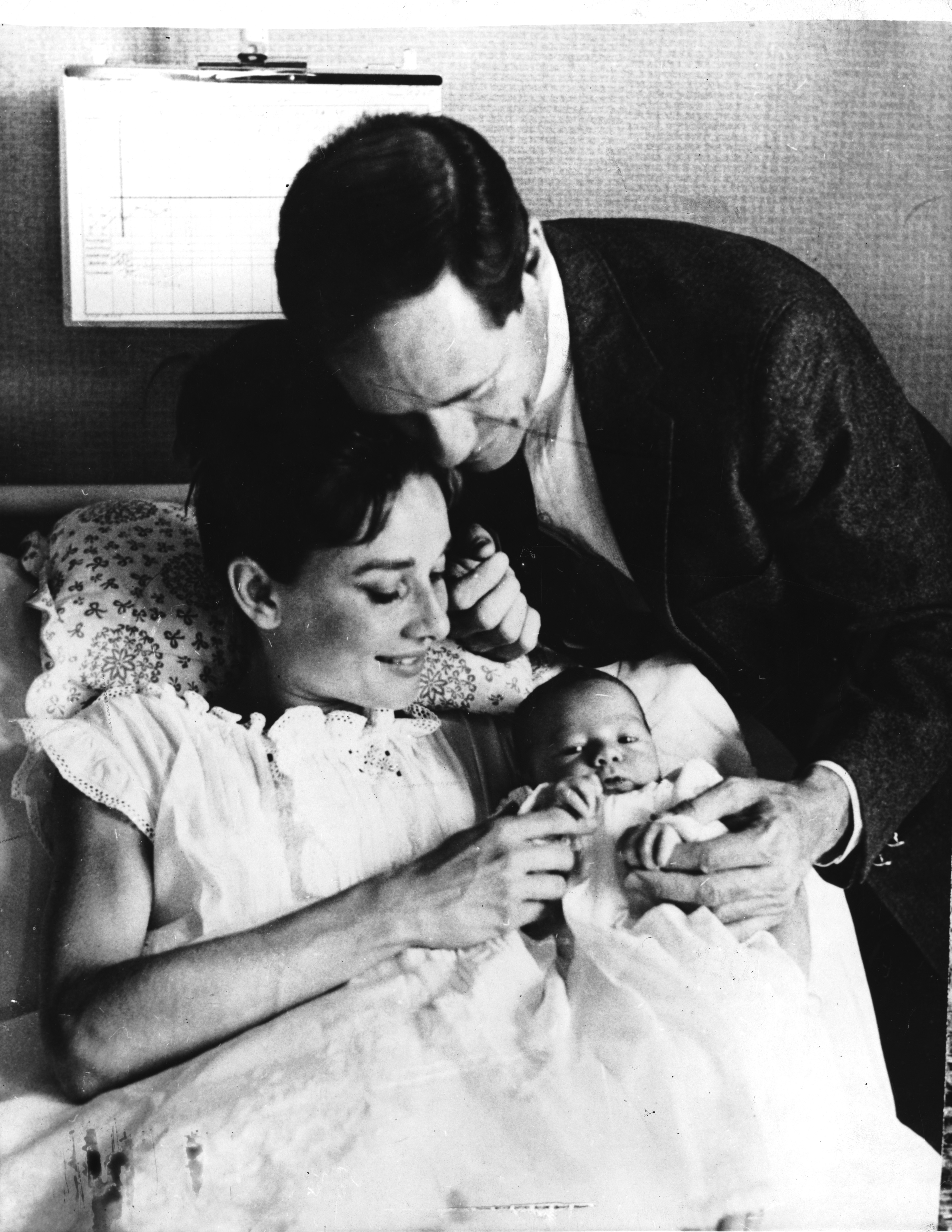 Audrey Hepburn, Mel Ferrer, and Sean Hepburn Ferrer in Lucerne, Switzerland on July 20, 1960 | Source: Getty Images