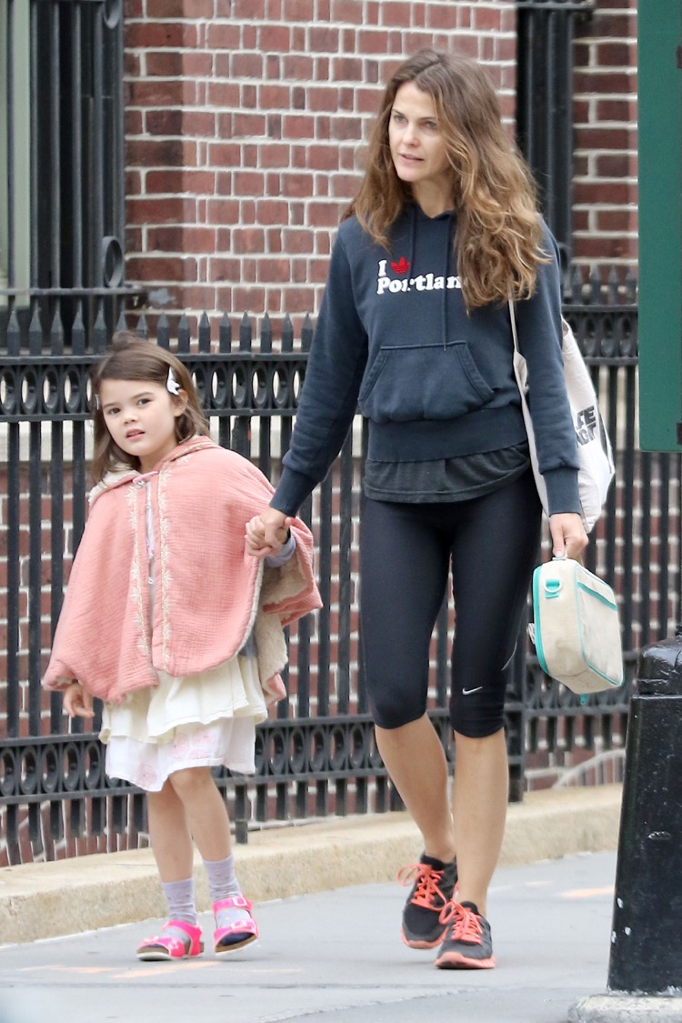 This earlier street photo shows Willa during the years when her public appearances were still limited to everyday moments with her mother, long before fashion events became part of the picture. | Source: Getty Images