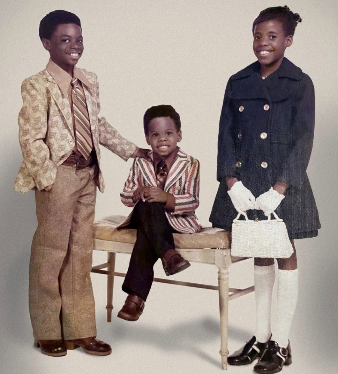 The actor as a young boy with loved ones, posted on April 17, 2022. | Source: X/@colmandomingo