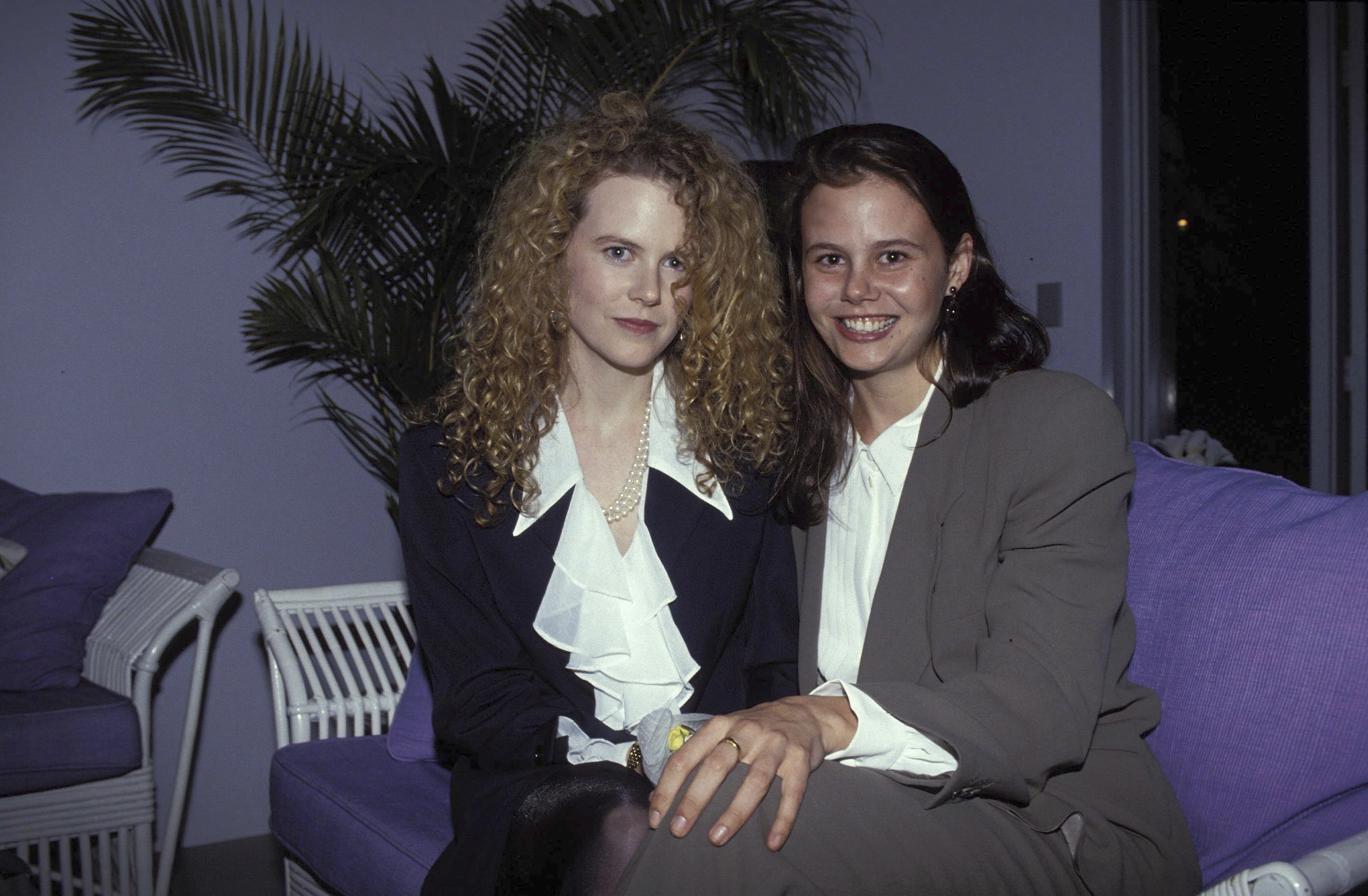 Nicole and Antonia Kidman visit Alexander Children's Hospital on January 1, 1991, in Sydney, Australia. | Source: Getty Images