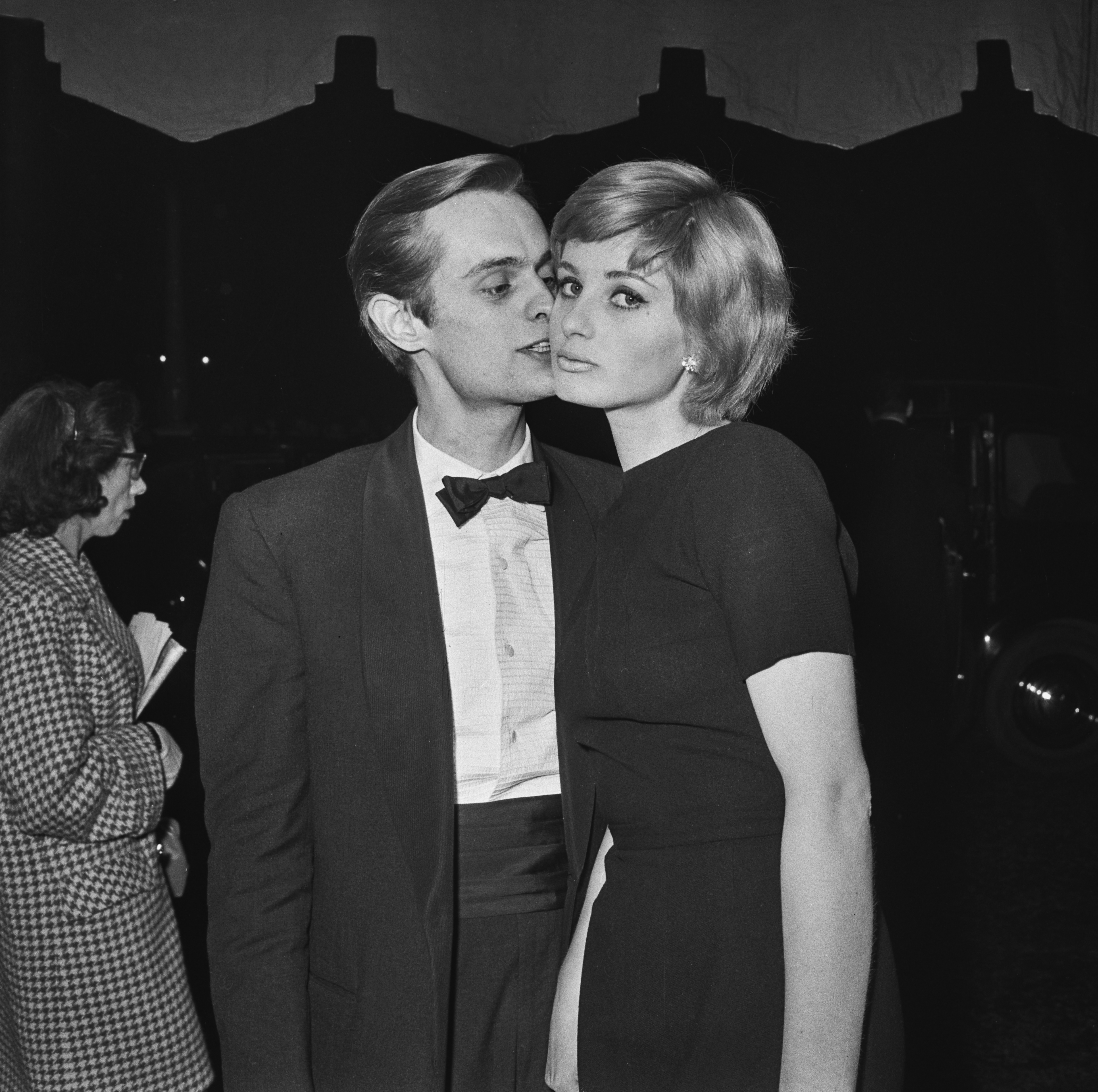 David McCallum and his wife, Jill Ireland, attend the London premiere of "The 39 Steps" on March 13, 1959, nearly two years into their marriage. | Source: Getty Images