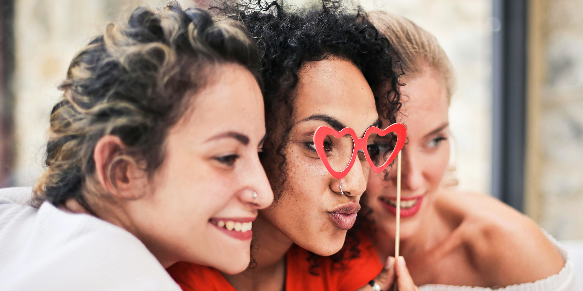 Friends bonding | Source: Pexels