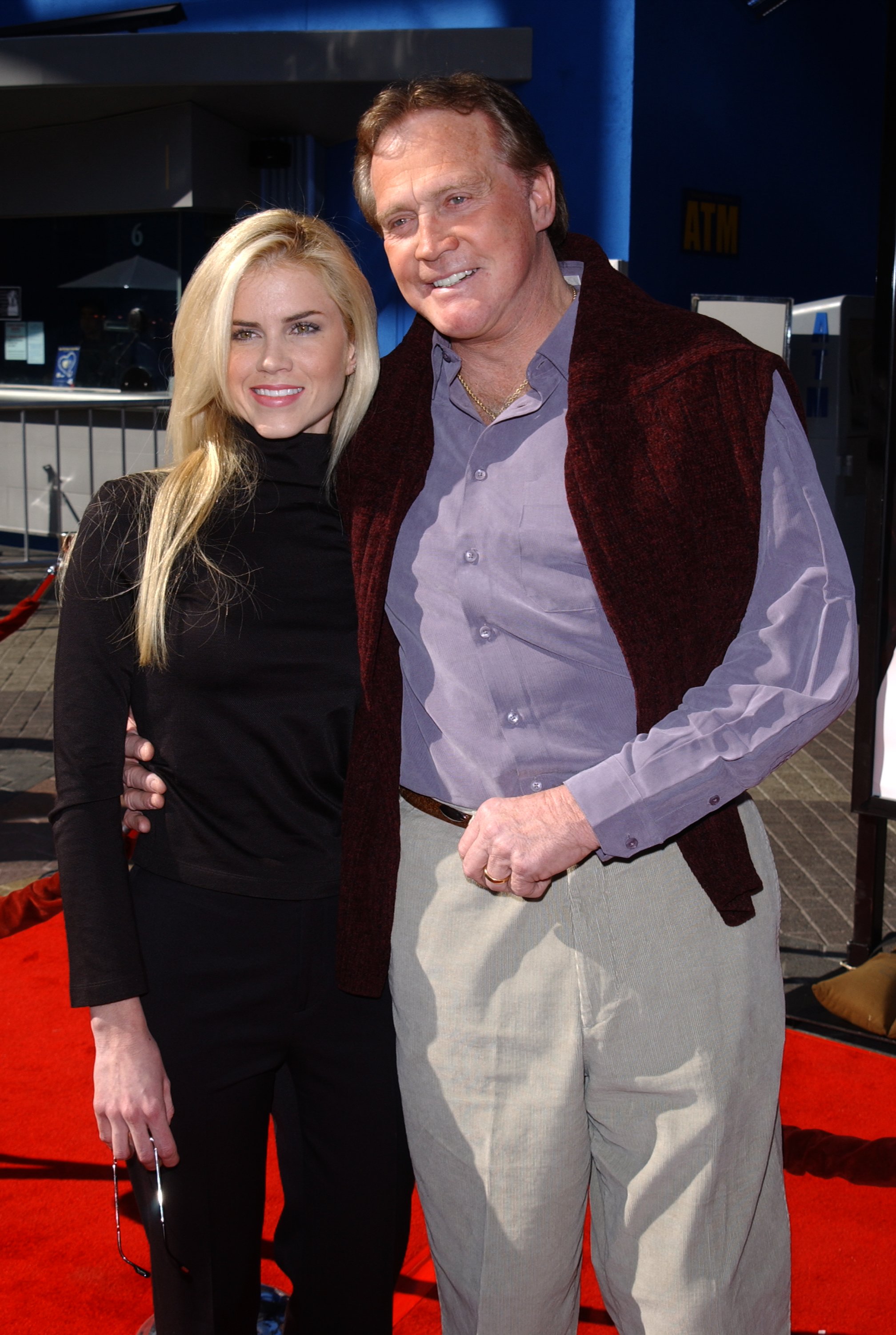 Lee Majors and fiance Faith Noelle attend the premiere of the film Big Fat Liar February 2, 2002 at Universal Studios in Los Angeles | Source: Getty Images