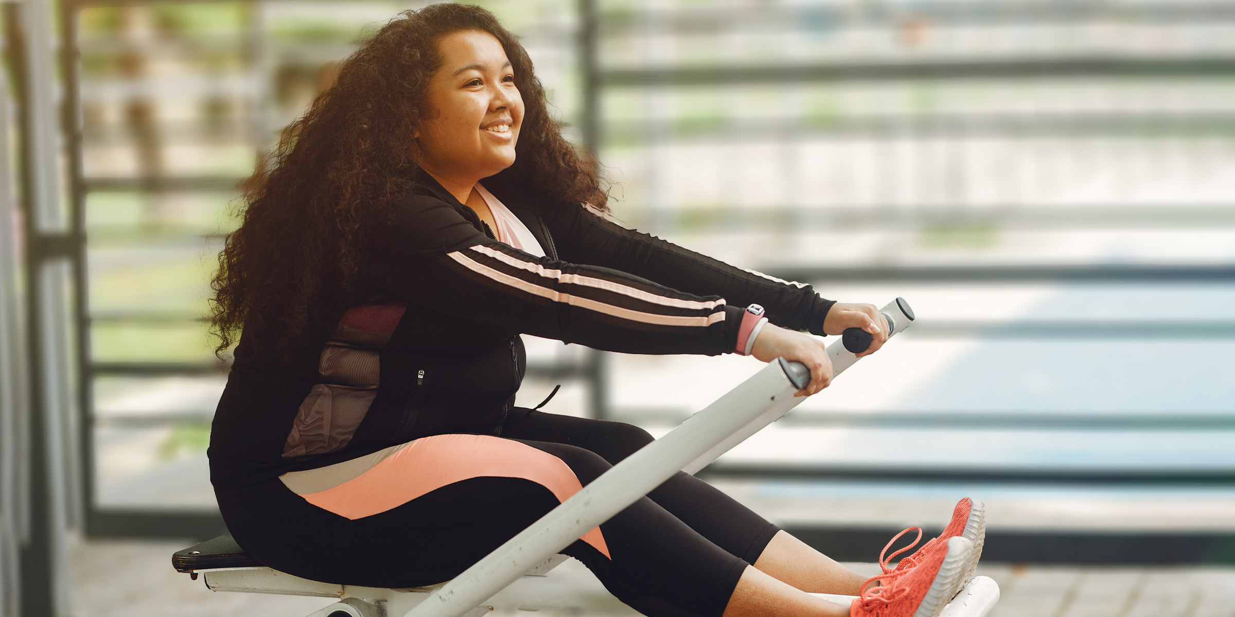 Woman working out | Source: Freepik