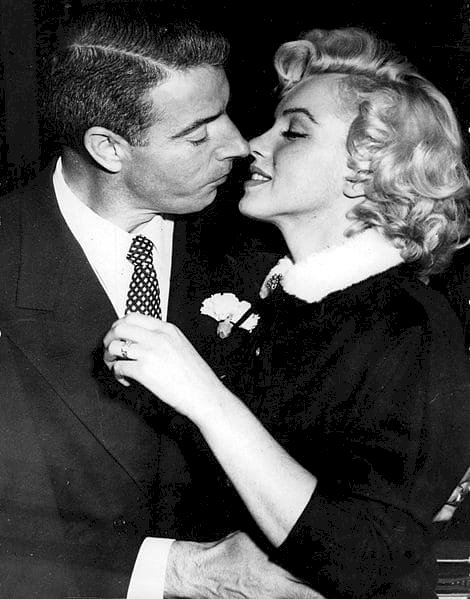  Joe DiMaggio and Marilyn Monroe getting married at theSan Francisco City Hall, January 1954 | Wikimedia Commons / Public Domain 