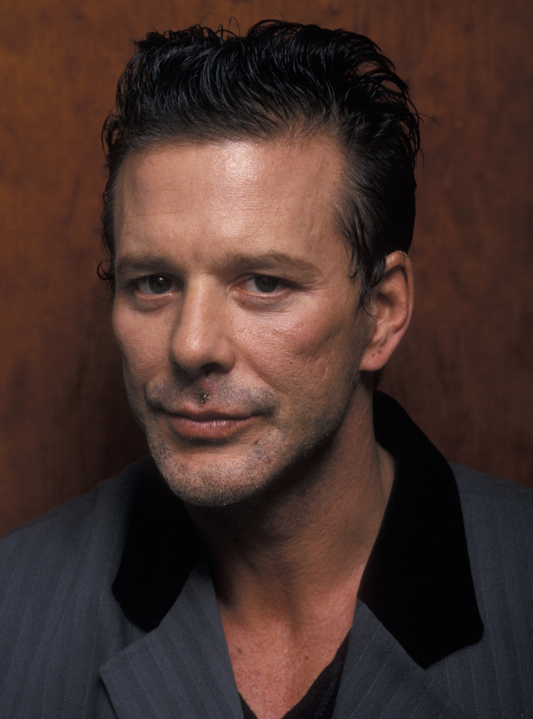 Mickey Rourke at "Benefit Auction for Intercambios Culturales Project for El Salvador" at Christie's on November 12, 1994 in New York City. | Source: Getty Images