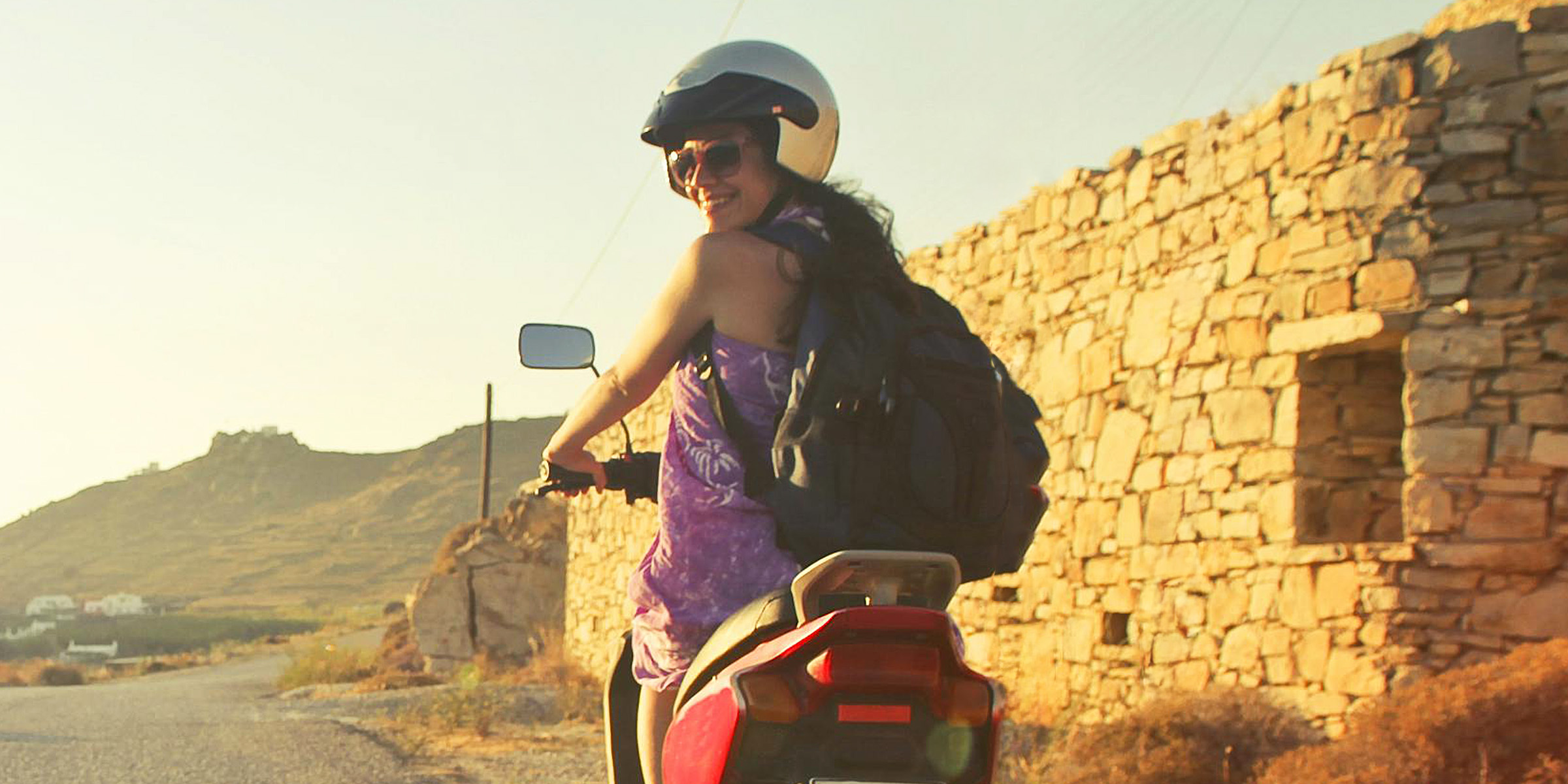 A solo female traveler | Source: Pexels