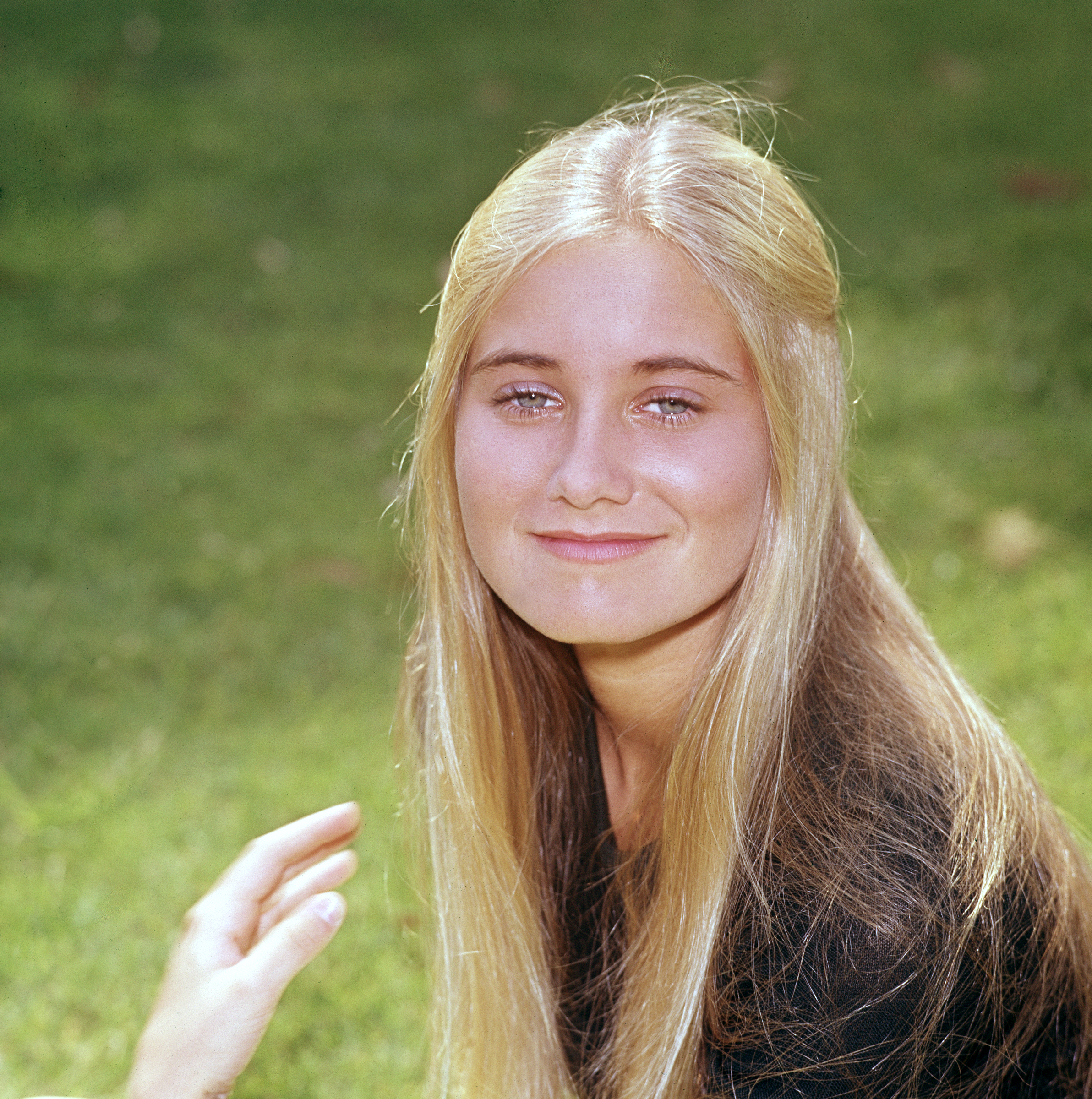 Maureen McCormick captured in a park in 1969 | Source: Getty Images