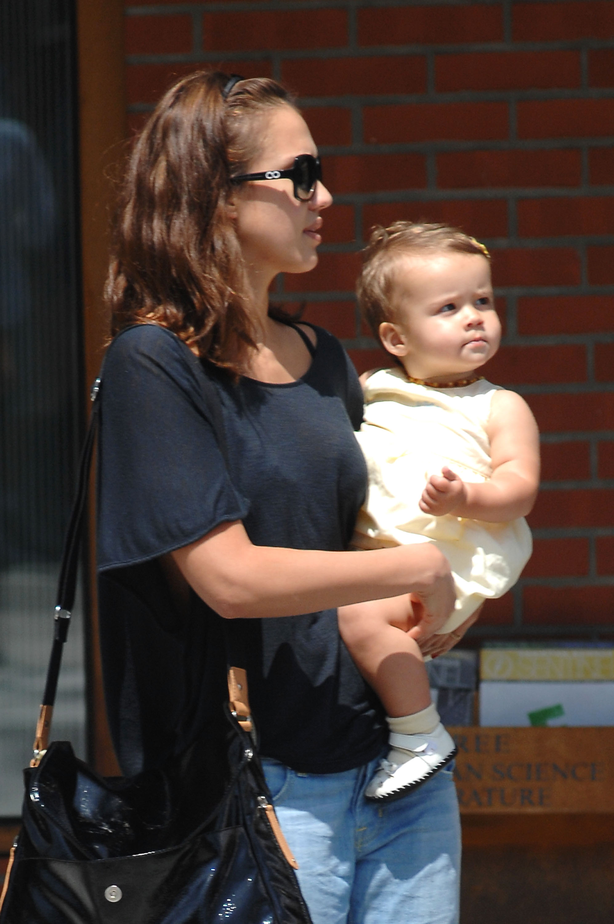 Jessica Alba and her daughter, Honor Marie Warren, seen on May 15, 2009, in Beverly Hills, California. | Source: Getty Images