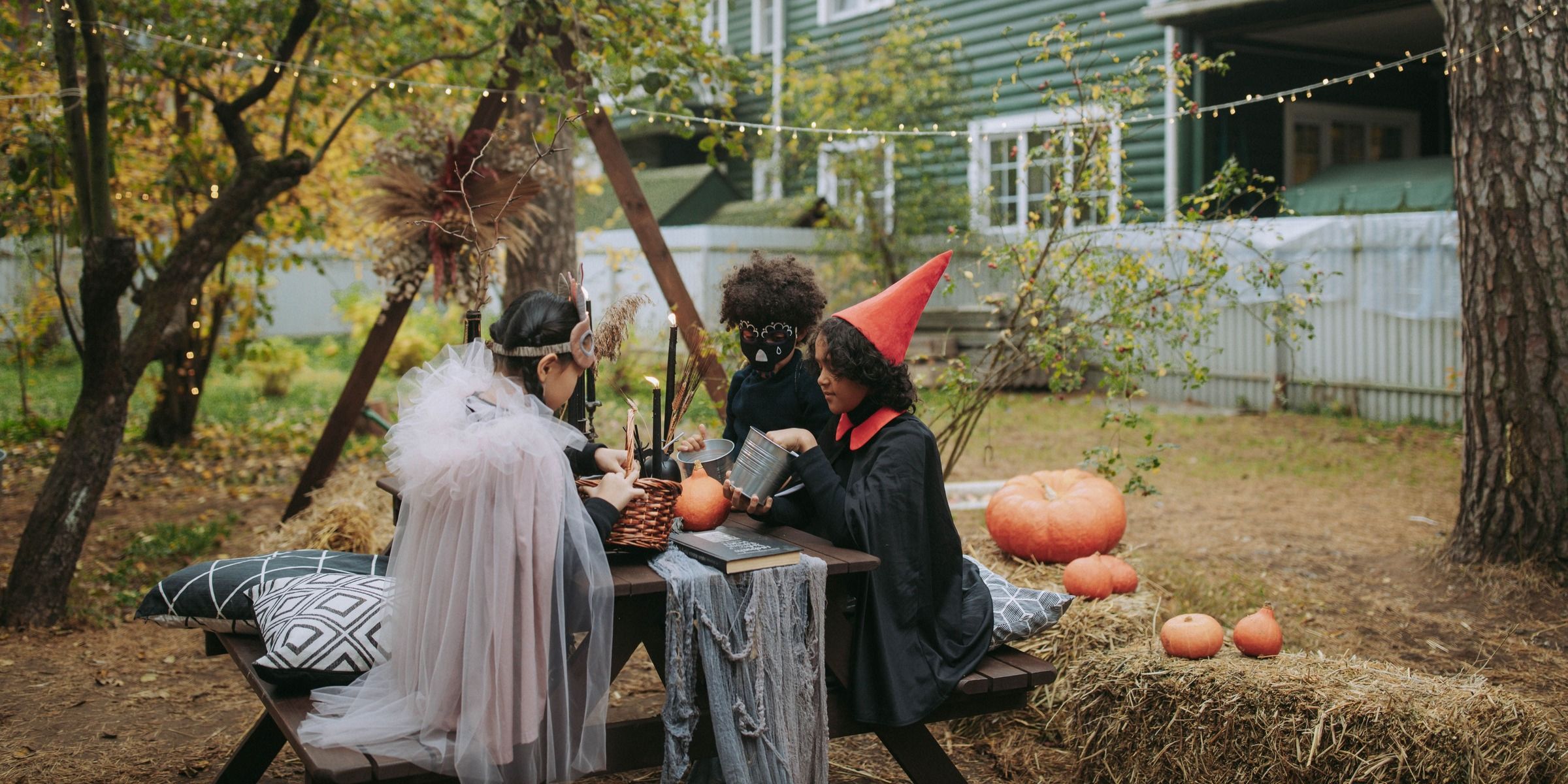 A family during Halloween | Source: Pexels