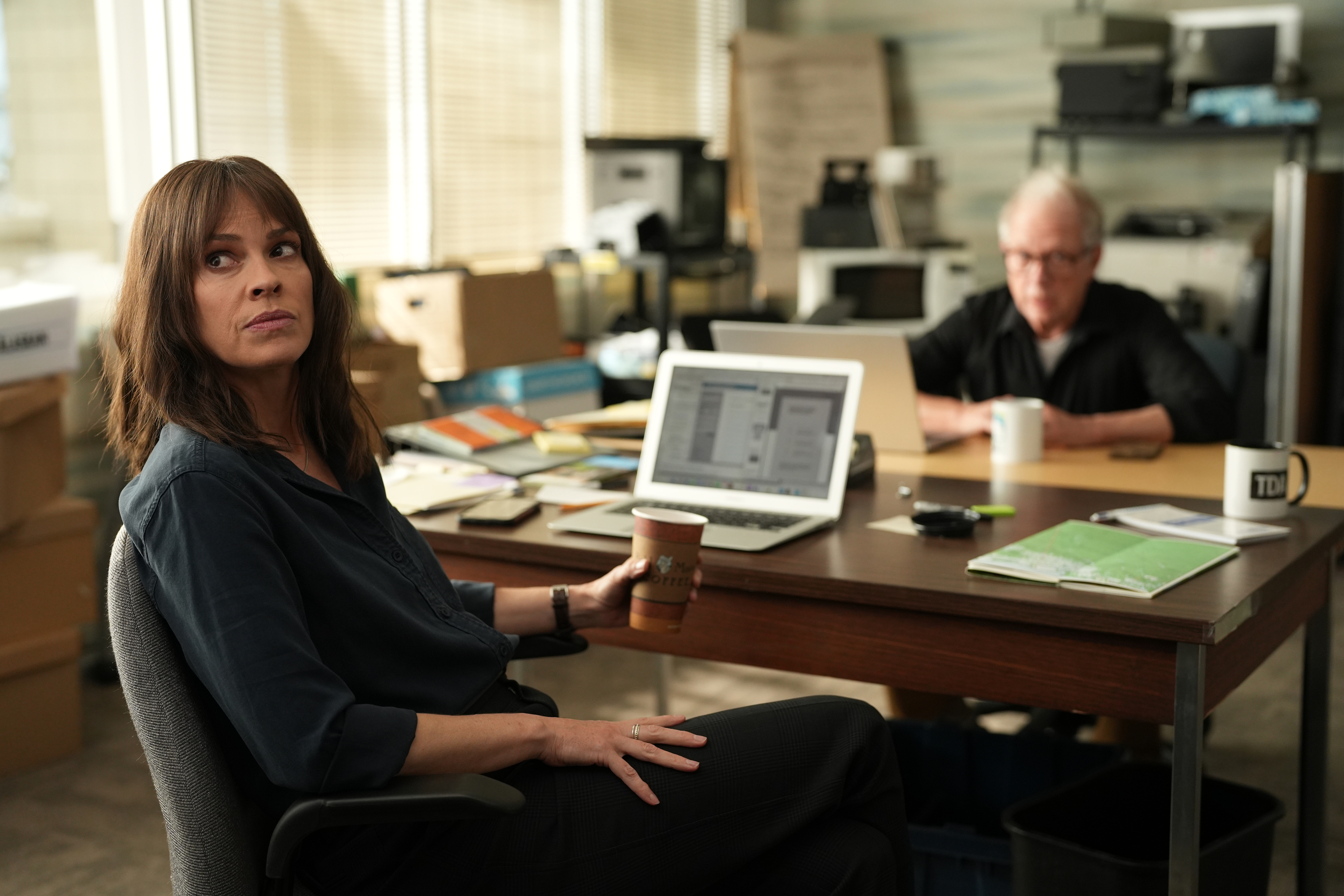Hilary Swank as Eileen Fitzgerald in "Alaska Daily" in 2022 | Source: Getty Images